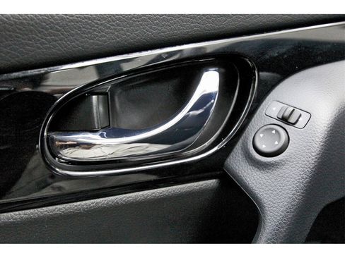 Certified 2022 Nissan Rogue Sport SV image 18