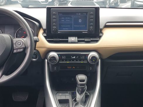 Certified 2021 Toyota RAV4 XLE FWD image 18