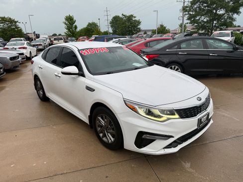 Used 2019 Kia Optima LX FWD image 3