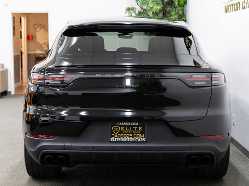 Used 2021 Porsche Cayenne Coupe AWD/4WD image 4