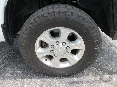 Used 2019 RAM 2500 Big Horn AWD/4WD image 9