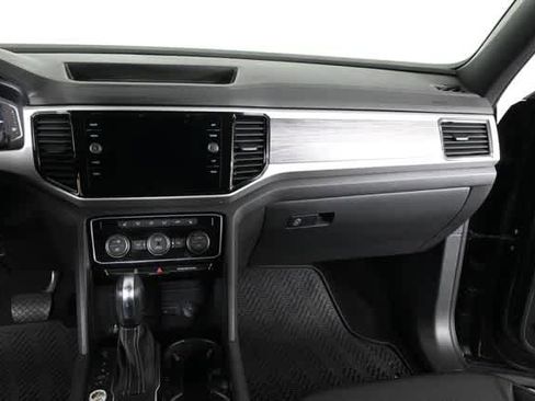 Certified 2023 Volkswagen Atlas Cross Sport SE w/ Black Wheel Package image 17