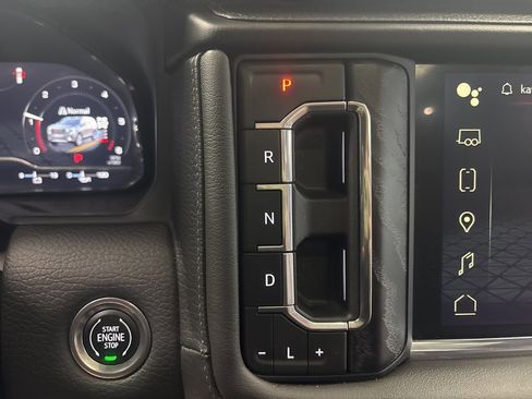 Used 2023 GMC Yukon Denali w/ Advanced Technology Package image 25