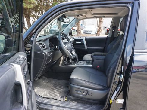 Used 2022 Toyota 4Runner SR5 Premium w/ Moonroof Package AWD/4WD image 2