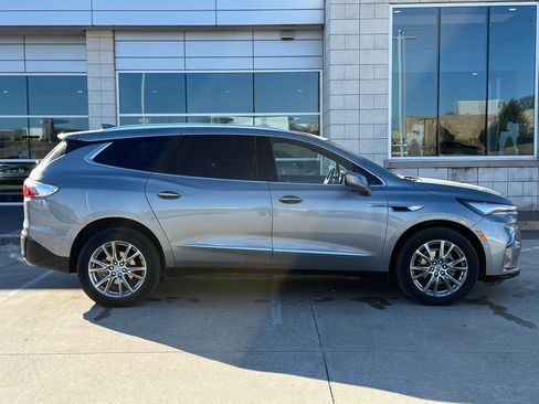 Used 2023 Buick Enclave Essence w/ Experience Buick Package image 7