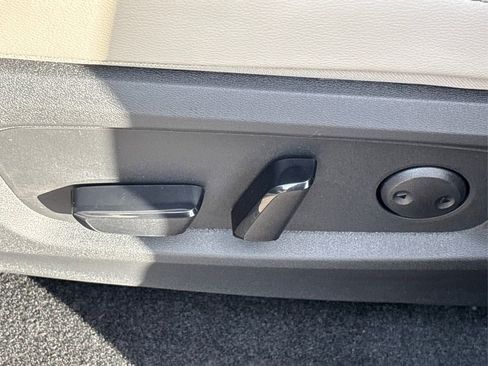 New 2025 Nissan Pathfinder SL image 39