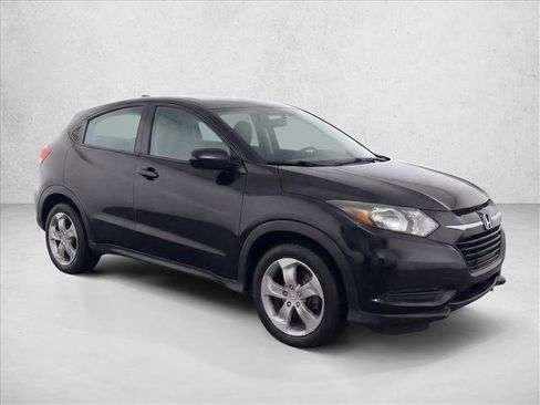Used 2017 Honda HR-V LX image 3