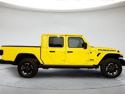 Used 2024 Jeep Gladiator Rubicon AWD/4WD image 6
