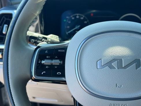 Certified 2023 Kia Sorento SX Prestige AWD/4WD image 18