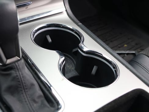 Used 2018 Jeep Grand Cherokee Altitude RWD image 28