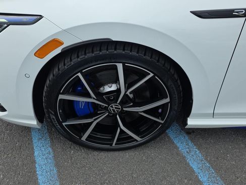 Used 2024 Volkswagen Golf R AWD/4WD image 4
