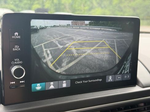 Used 2025 Honda Pilot Touring image 25