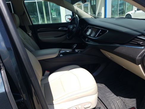 Used 2020 Buick Enclave Essence w/ Sound and Sites Package image 17
