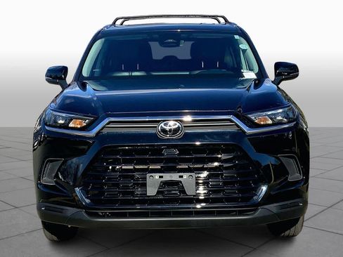 Used 2024 Toyota Grand Highlander XLE image 3