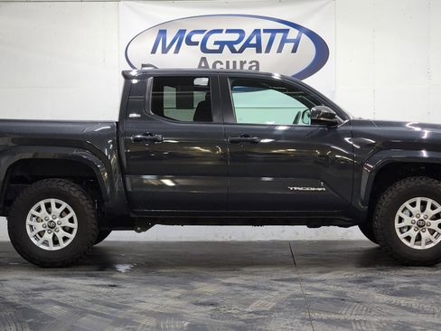 Used 2024 Toyota Tacoma SR5 image 3