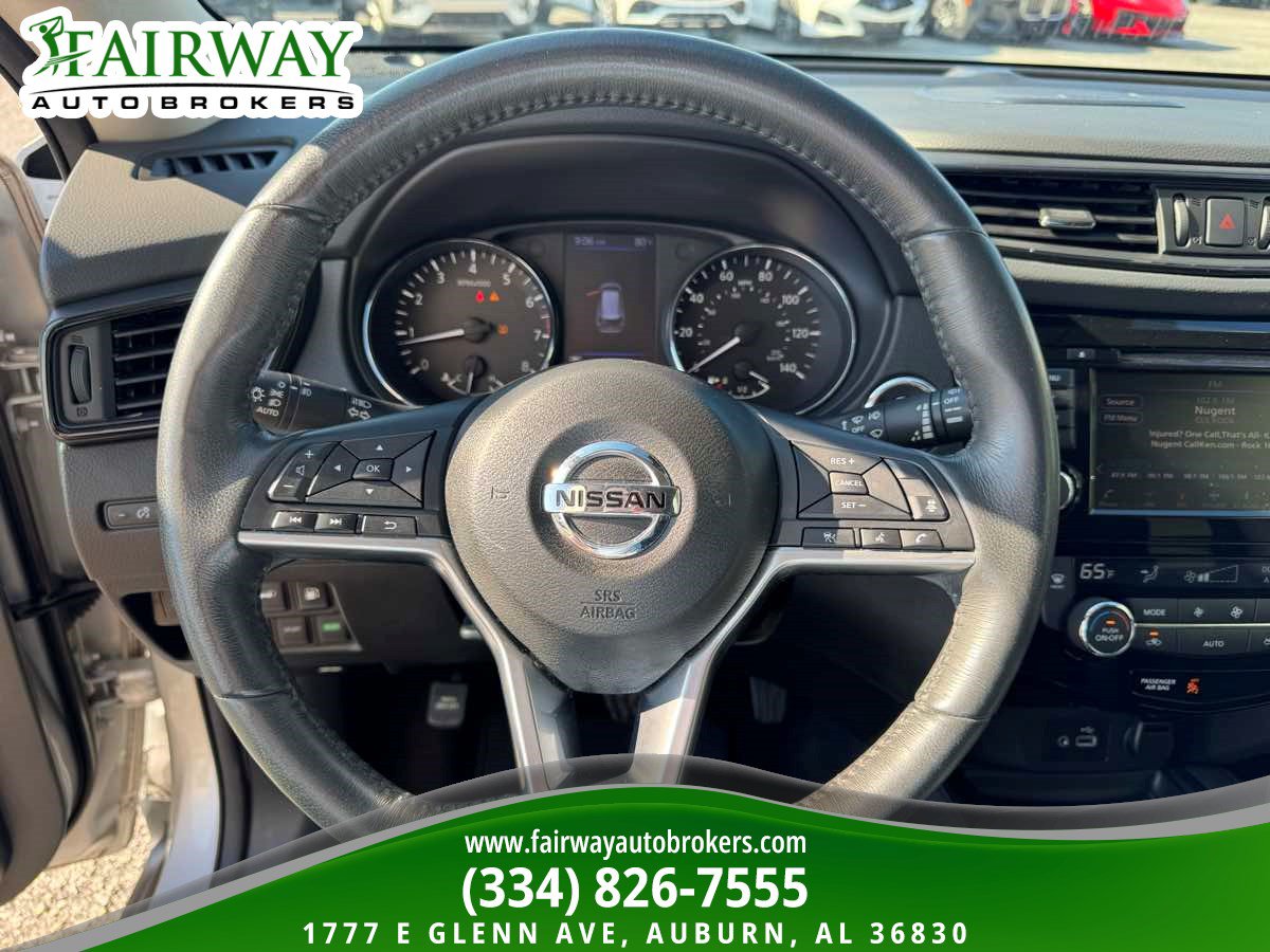 Used 2018 Nissan Rogue SL w/ Premium Package FWD image 18