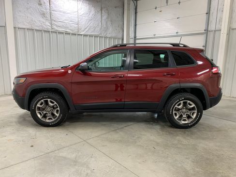Used 2019 Jeep Cherokee Trailhawk w/ Cold Weather Group AWD/4WD image 22