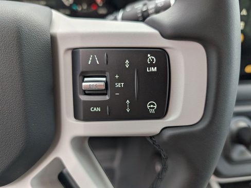 Used 2025 Land Rover Defender 110 S AWD/4WD image 19