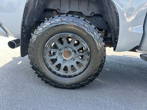 Used 2020 Toyota Tundra Limited w/ Limited Premium Package AWD/4WD image 7