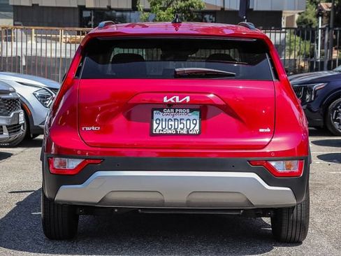Certified 2025 Kia Niro EX FWD image 9