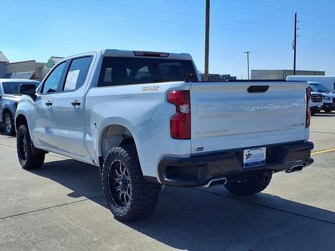Used 2025 Chevrolet Silverado 1500 Custom Trail Boss AWD/4WD image 25