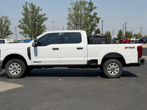 Used 2023 Ford F250 XLT w/ FX4 Off-Road Package AWD/4WD image 5