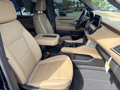 Used 2024 Chevrolet Tahoe Premier w/ Advanced Technology Package RWD image 33