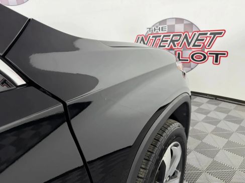 Used 2019 Chevrolet Traverse LT w/ LT Premium Package AWD/4WD image 34