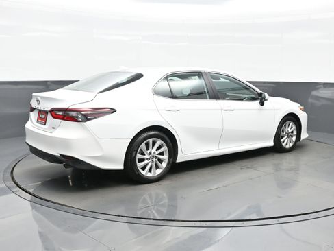 Used 2023 Toyota Camry LE FWD image 6