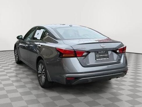 Used 2024 Nissan Altima 2.5 SV AWD/4WD image 5