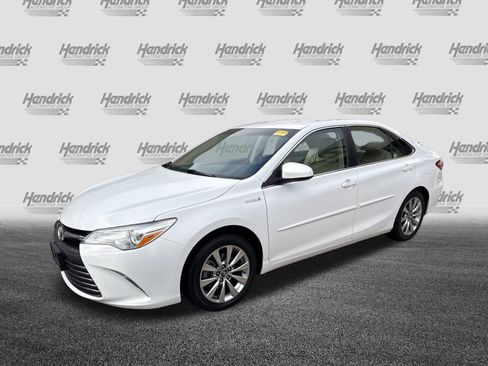 Used 2017 Toyota Camry XLE image 5