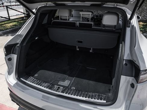Used 2023 Porsche Cayenne S Platinum AWD/4WD image 72