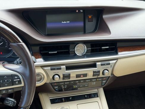 Used 2017 Lexus ES 350 w/ Premium Package image 20