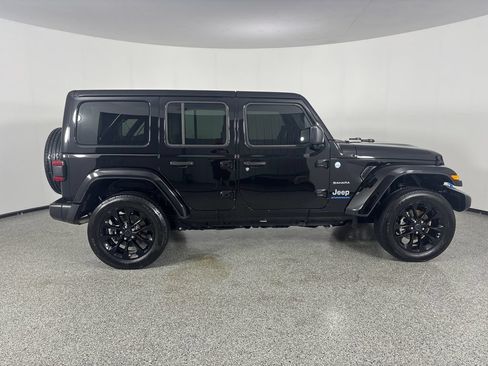 Used 2024 Jeep Wrangler Unlimited Sahara w/ Dual Top Group AWD/4WD image 17
