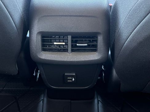 Used 2023 Chevrolet Equinox LT image 19