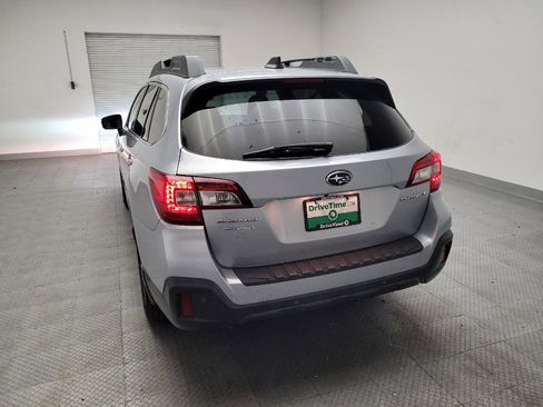 Used 2018 Subaru Outback 2.5i Limited AWD/4WD image 6