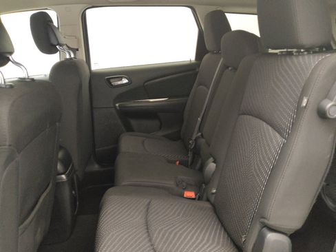Used 2018 Dodge Journey SE w/ Connectivity Group FWD image 18