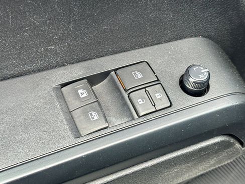 Used 2022 Toyota Tacoma SR RWD image 11