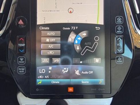 Used 2018 Toyota Prius Four w/ Advanced Technology Package image 12