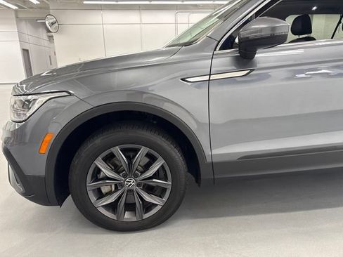 Certified 2023 Volkswagen Tiguan SE w/ Panoramic Sunroof Package AWD/4WD image 12
