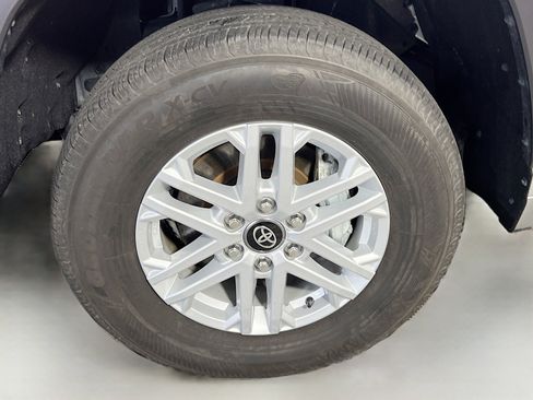 Used 2025 Toyota Tundra SR5 w/ SR5 Premium Package AWD/4WD image 13