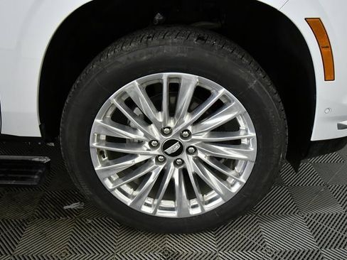 Used 2026 Cadillac Escalade ESV Luxury w/ LPO, Floor Liner Package image 21