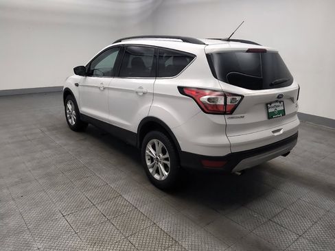 Used 2018 Ford Escape SE FWD image 3