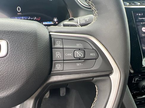 Used 2024 Jeep Grand Cherokee Altitude RWD image 22