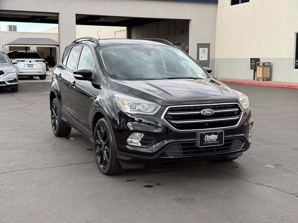 Used 2017 Ford Escape Titanium FWD image 1
