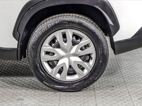 Used 2024 Toyota Corolla Cross L FWD image 6