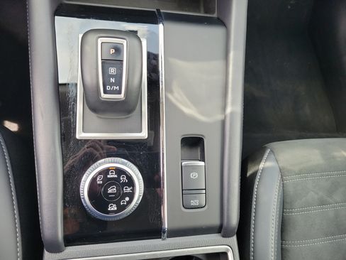 Used 2024 Mitsubishi Outlander SE AWD/4WD image 30