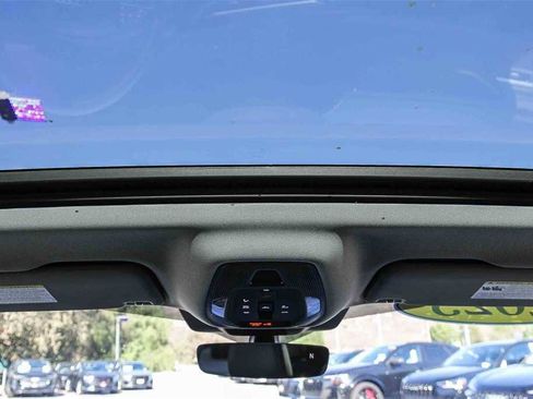 Used 2025 Audi Q5 Premium w/ Convenience Package image 12