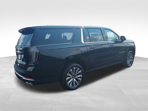 New 2026 Chevrolet Suburban High Country AWD/4WD image 5