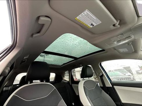 New 2025 Volkswagen Taos SE image 25